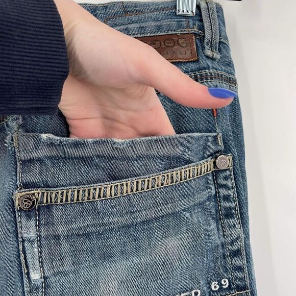 Coogi Australia Men's Distressed Relaxed Straight Jeans Blue Denim Size W34 L32 - Picture 7 of 13